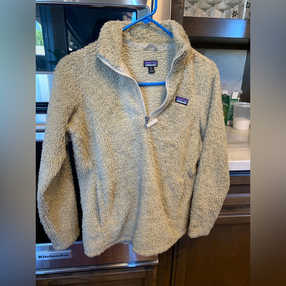 Patagonia sweatshirt size 14 kids or women's x small